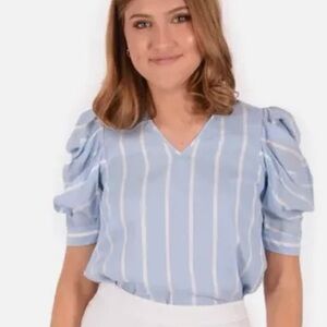 Emily Mccarthy Kate blouse size small
Hampton Stripe puff sleeve V-neck